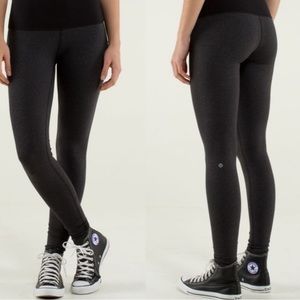 Lululemon black / dark gray full length leggings